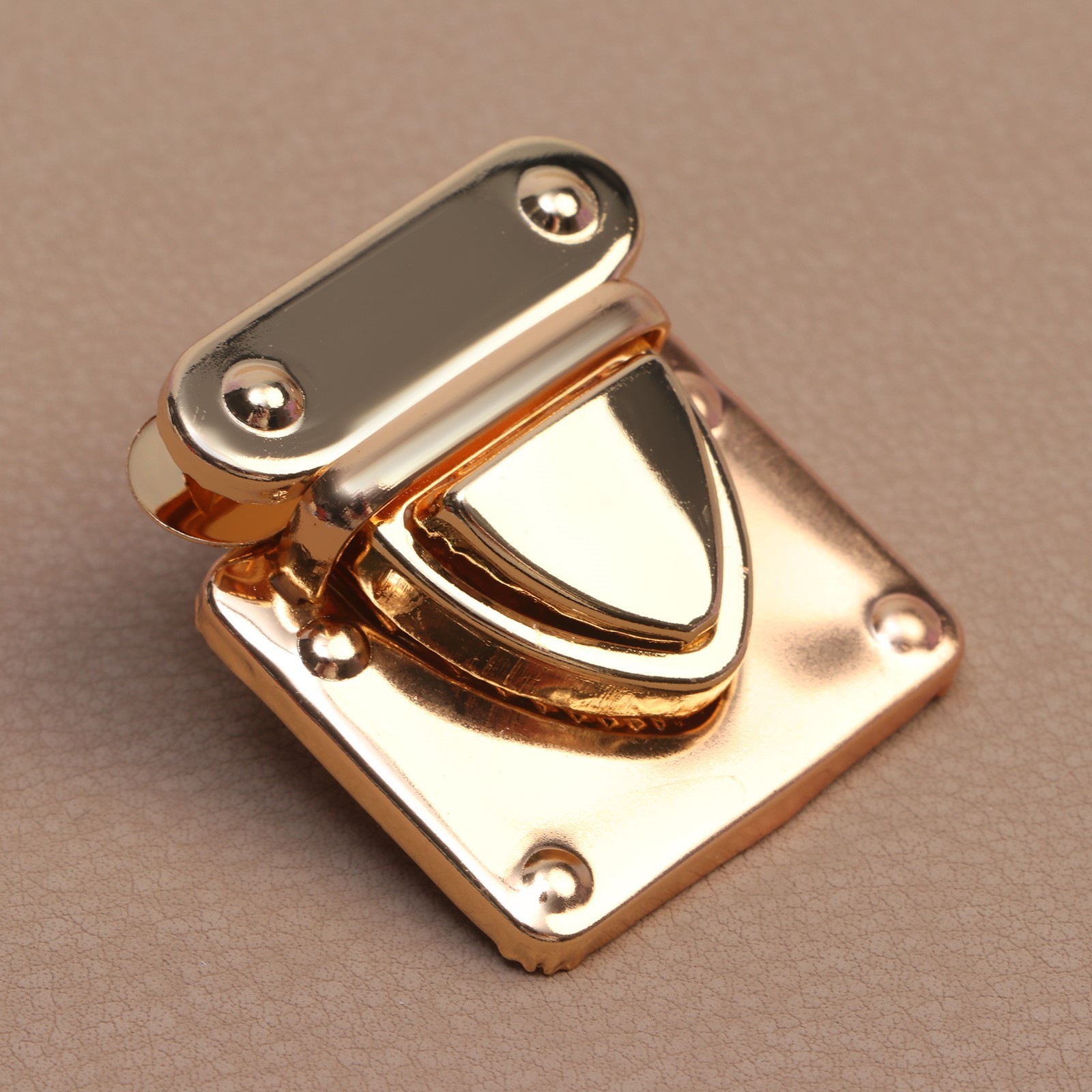 Застёжка для сумки, 3,3 × 3,8 см