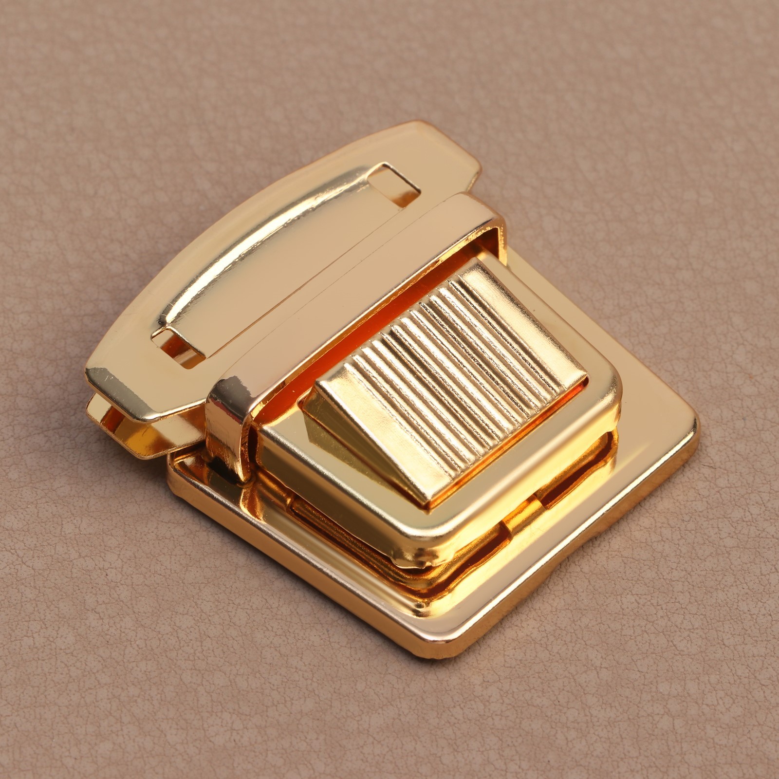 Застёжка для сумки, 3,5 × 3,8 см