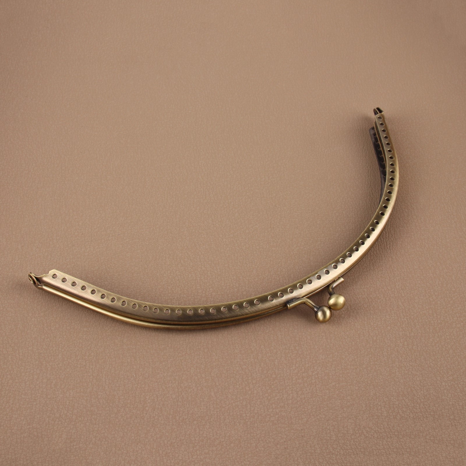 Фермуар пришивной «Полукруг».