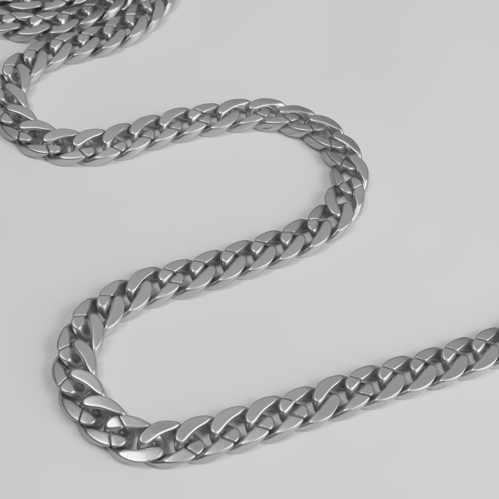 Цепочка для сумки пластиковая, 23 × 17 мм, 120 см