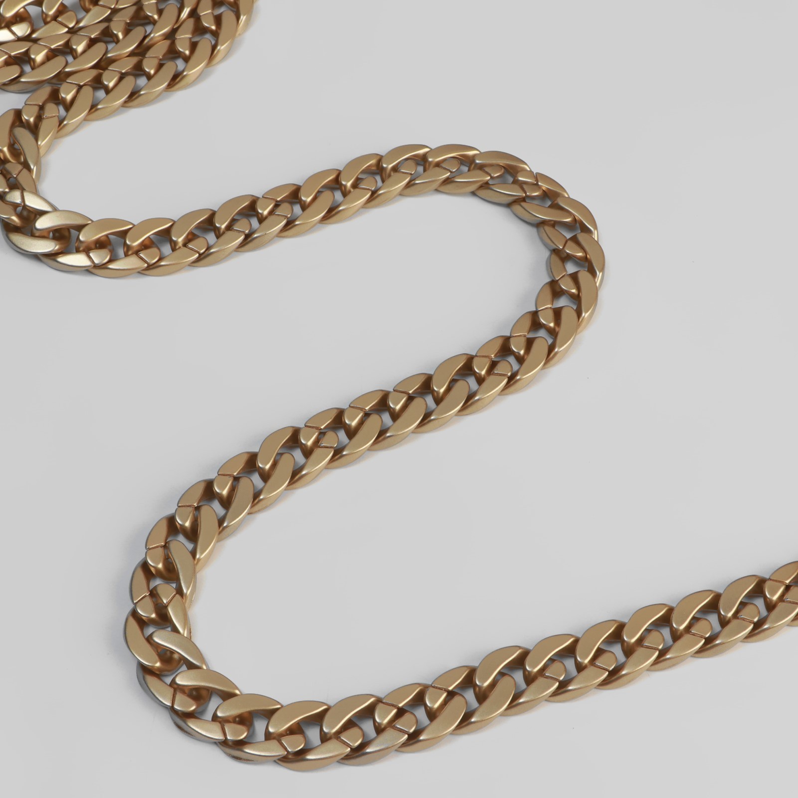 Цепочка для сумки пластиковая, 23 × 17 мм, 120 см