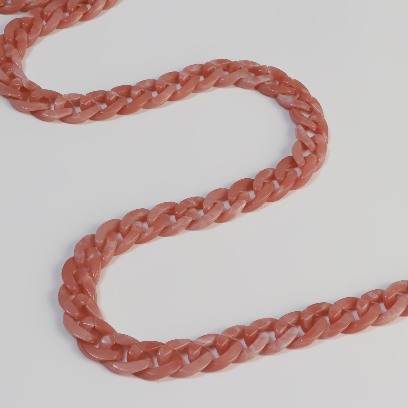 Цепочка для сумки пластиковая, 23 × 17 мм, 120 см