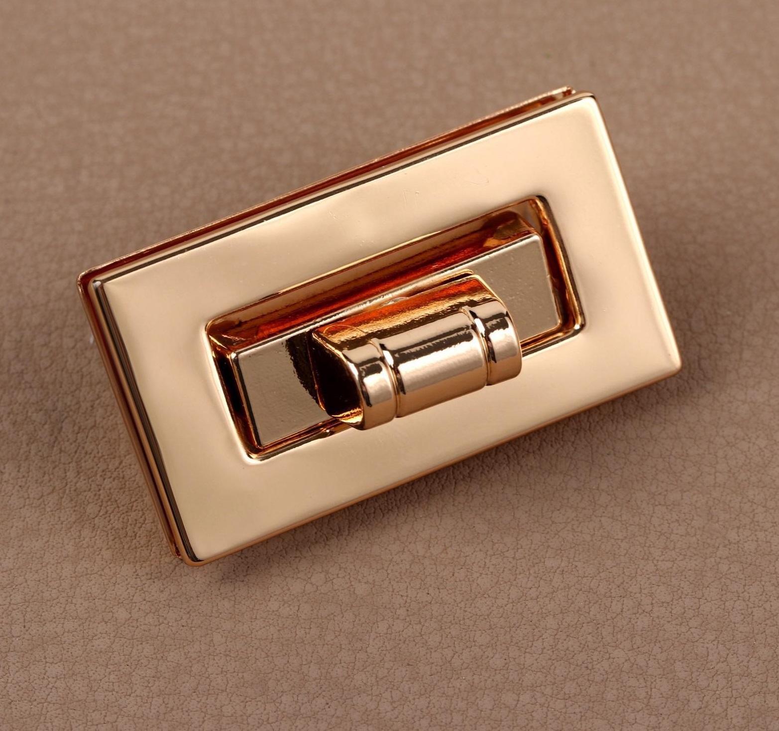 Застёжки для сумки, цвет золотой, никель 44х25мм