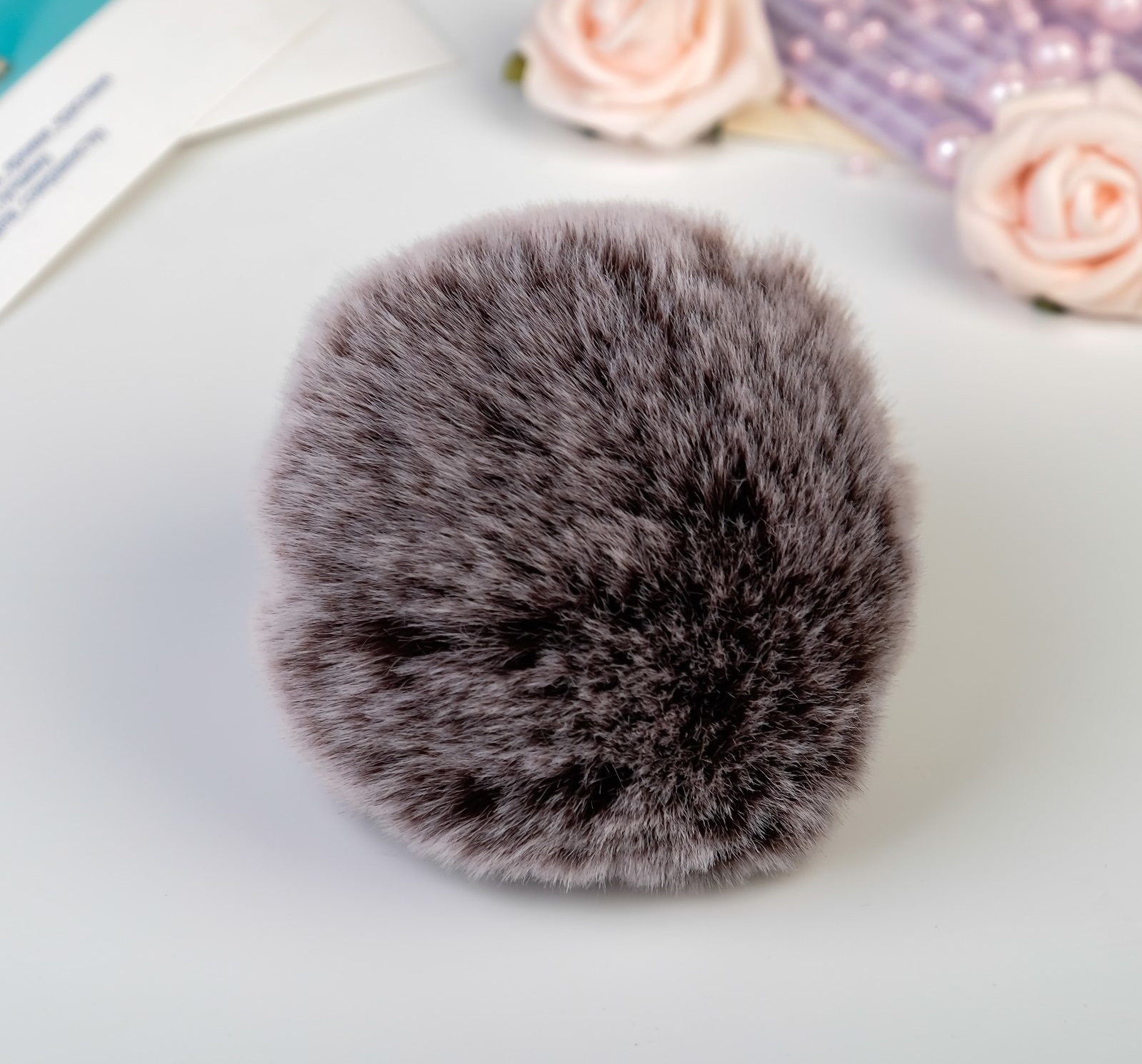 Помпон с искусственным мехом