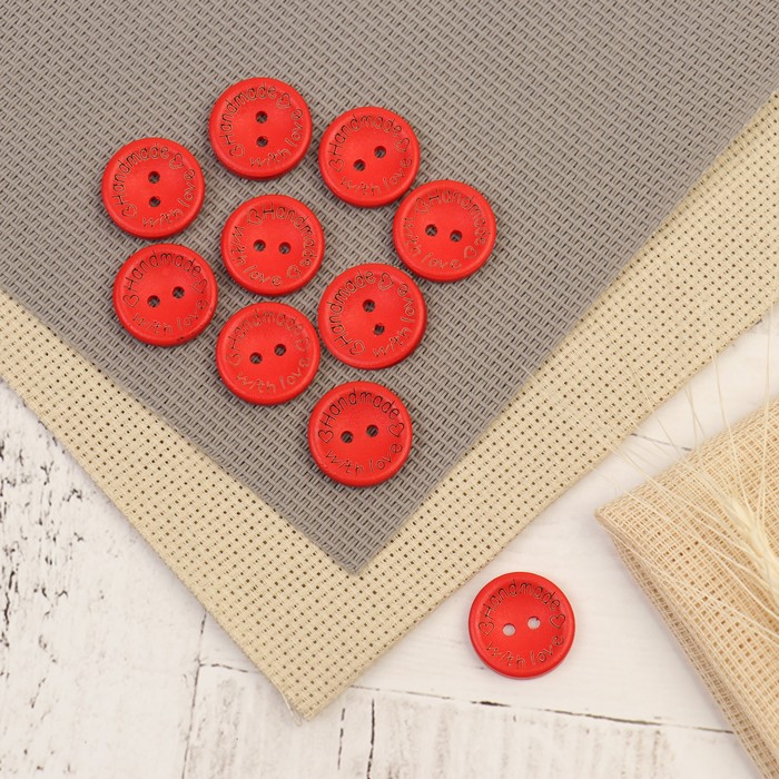 Нашивки (пуговицы) из дерева «Hand made with love», 2 × 2 см,красные