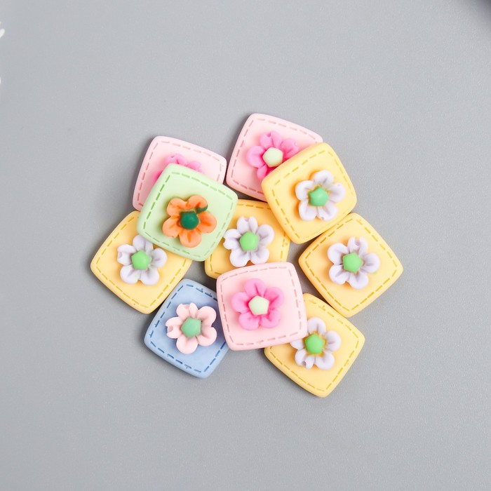 цветочек в квадратике Декор для творчества пластик, в ассортименте